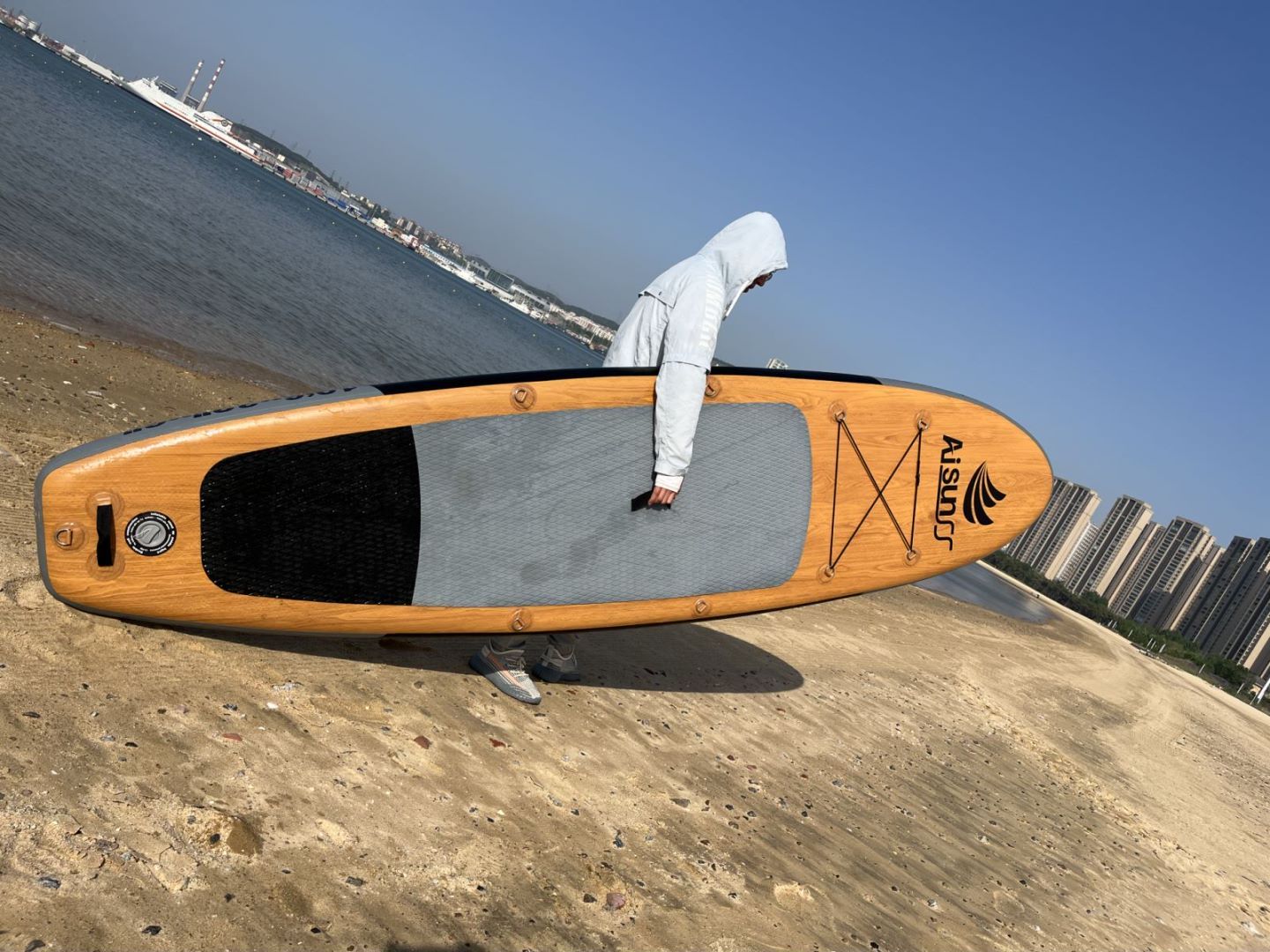 Wooden surfboards, water sports products suitable for adults, high quality and durable